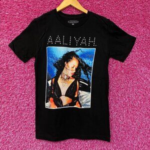 Aaliyah RNB 90s Retro Style Tshirt size Extra Small